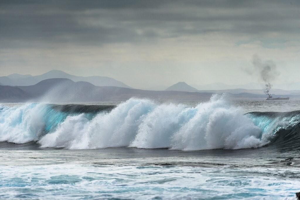 wave, surf, lanzarote-282695.jpg